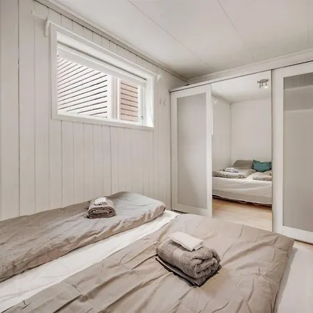 Dinbnb I Romantic Surroundings In The City Center Apartman